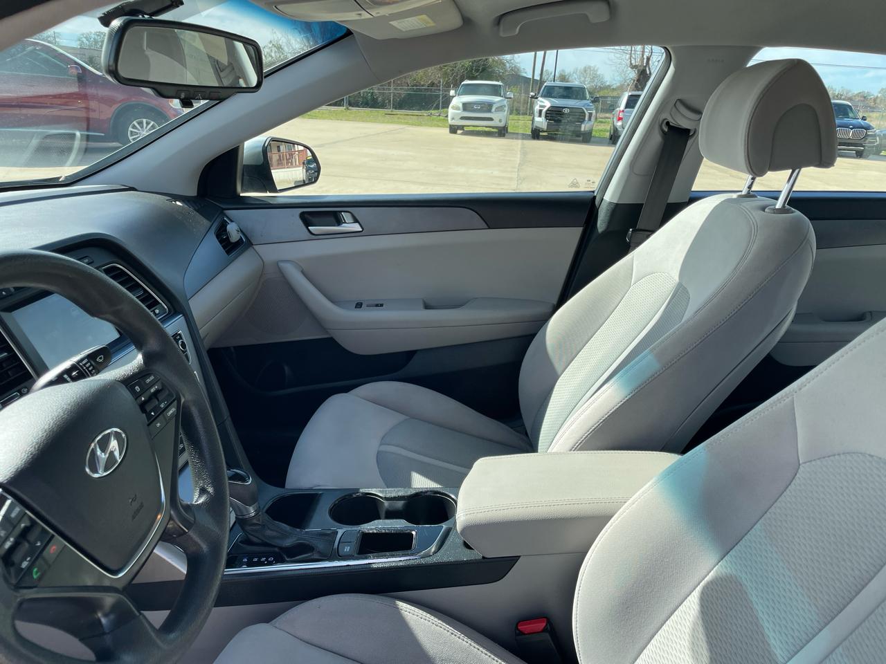 Hyundai Sonata 4dr Sdn 2.4L SE 2016