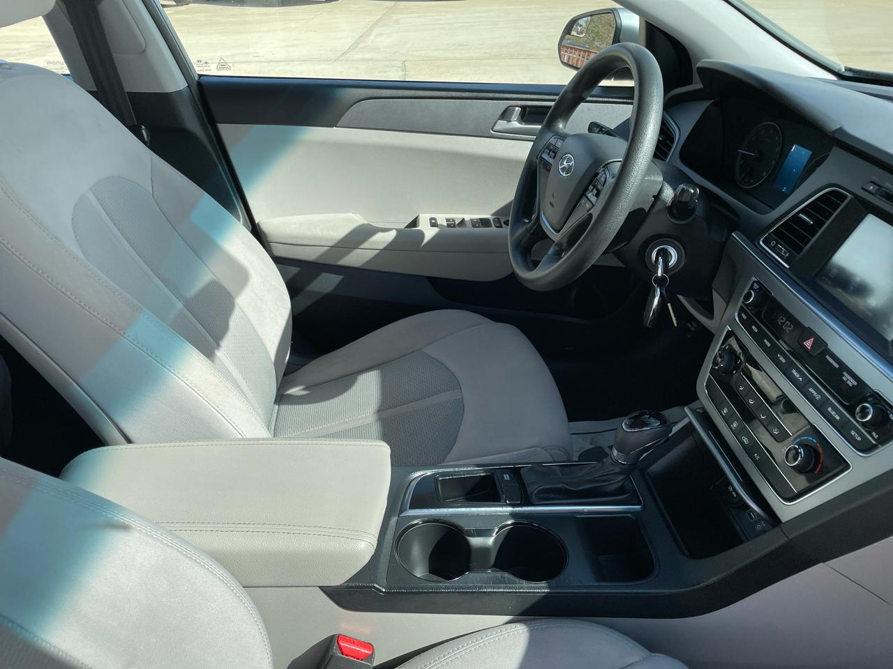 Hyundai Sonata 4dr Sdn 2.4L SE 2016