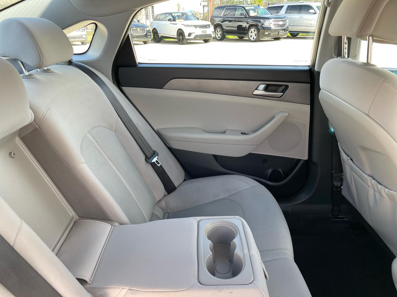 Hyundai Sonata 4dr Sdn 2.4L SE 2016