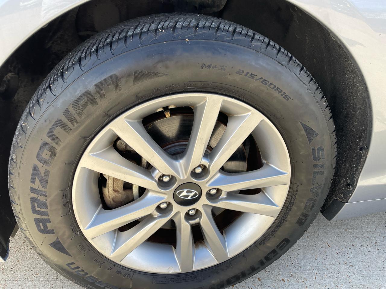 Hyundai Sonata 4dr Sdn 2.4L SE 2016