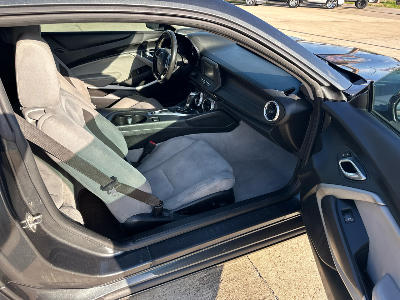 Chevrolet Camaro 2dr Cpe 1LT 2018