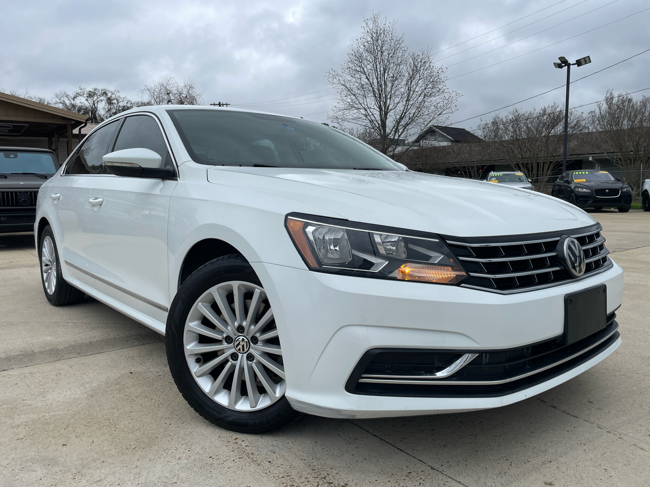 Volkswagen Passat 4dr Sdn 1.8T Auto SE 2016