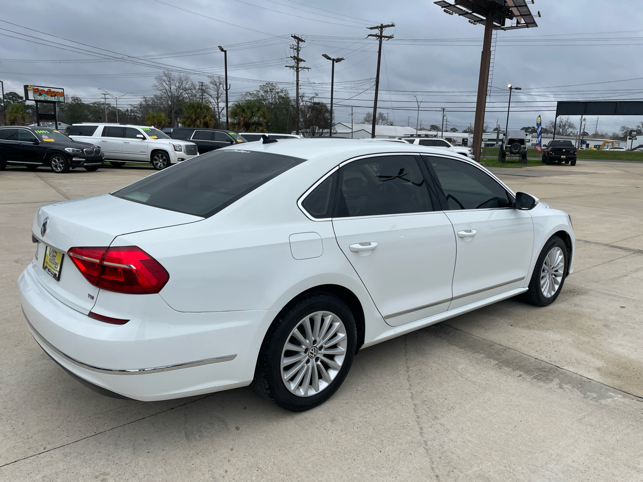 Volkswagen Passat 4dr Sdn 1.8T Auto SE 2016