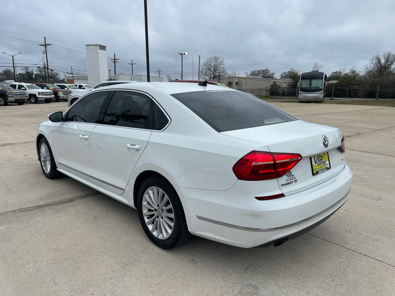 Volkswagen Passat 4dr Sdn 1.8T Auto SE 2016