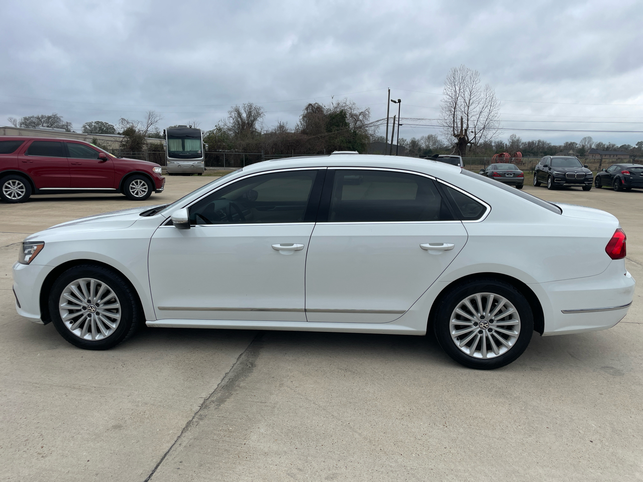 Volkswagen Passat 4dr Sdn 1.8T Auto SE 2016