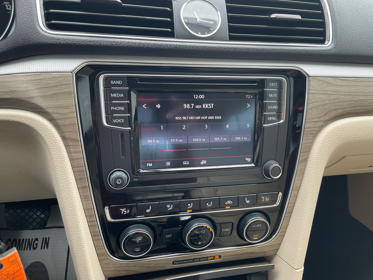 Volkswagen Passat 4dr Sdn 1.8T Auto SE 2016