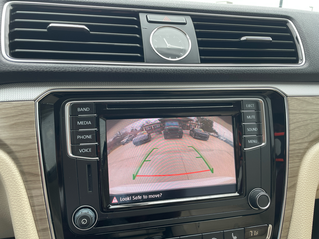 Volkswagen Passat 4dr Sdn 1.8T Auto SE 2016