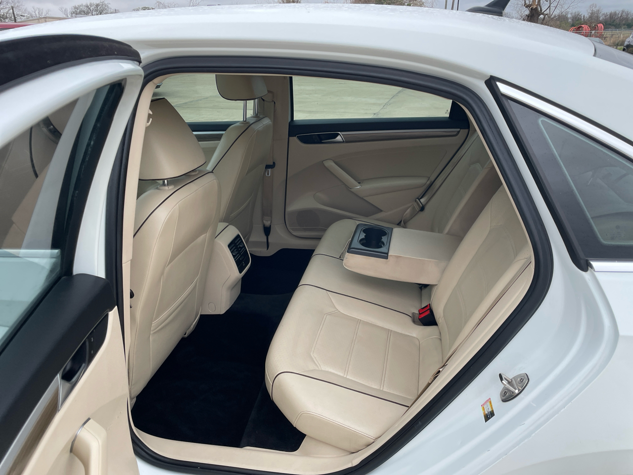 Volkswagen Passat 4dr Sdn 1.8T Auto SE 2016