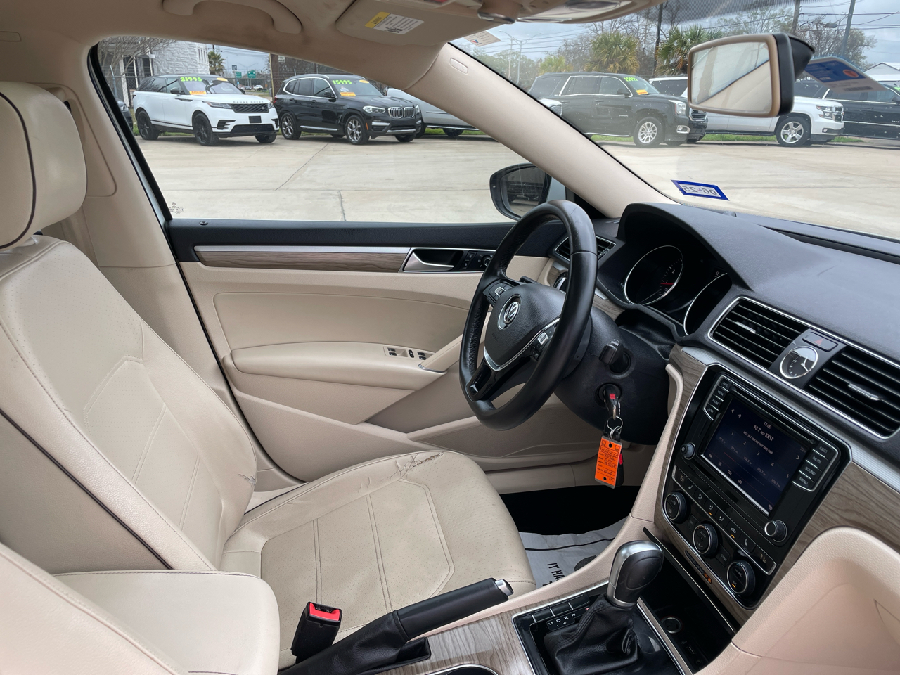 Volkswagen Passat 4dr Sdn 1.8T Auto SE 2016