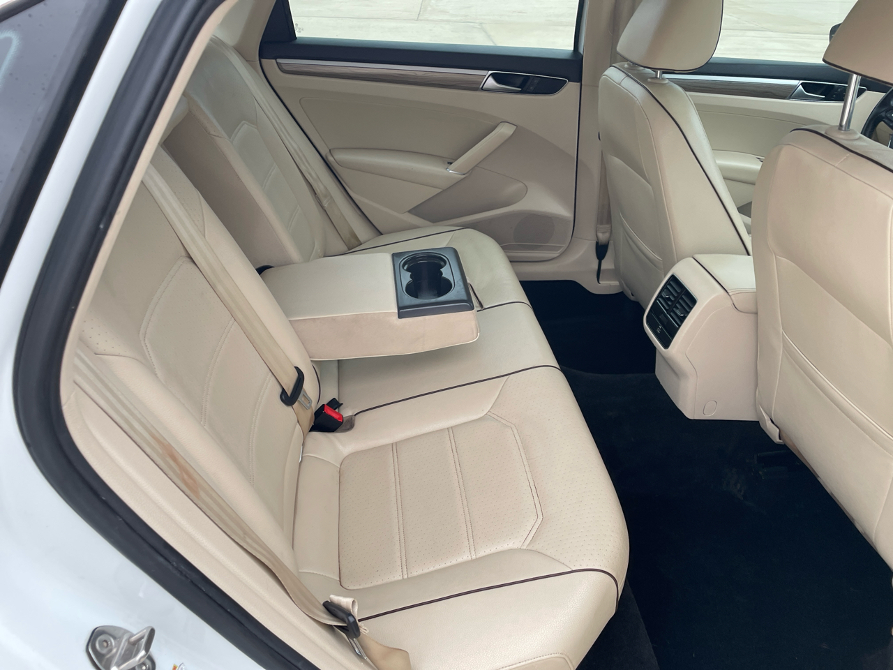 Volkswagen Passat 4dr Sdn 1.8T Auto SE 2016