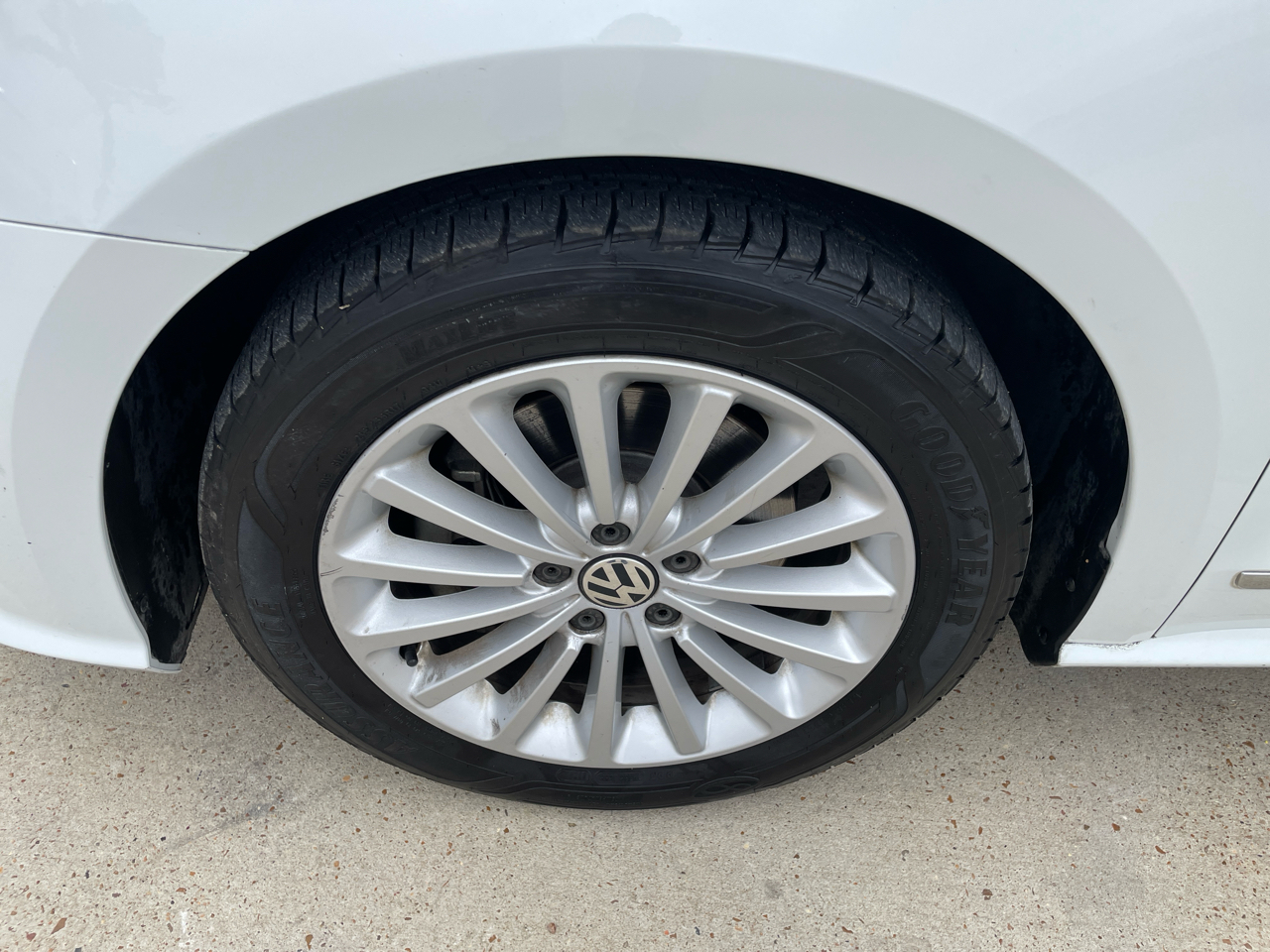 Volkswagen Passat 4dr Sdn 1.8T Auto SE 2016