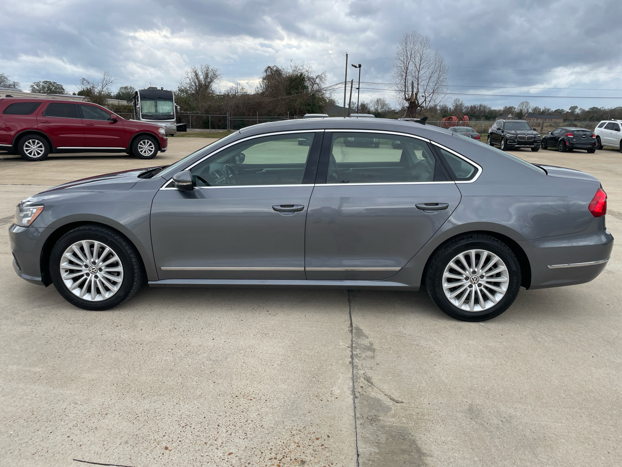 Volkswagen Passat 4dr Sdn 1.8T Auto SE PZEV 2016