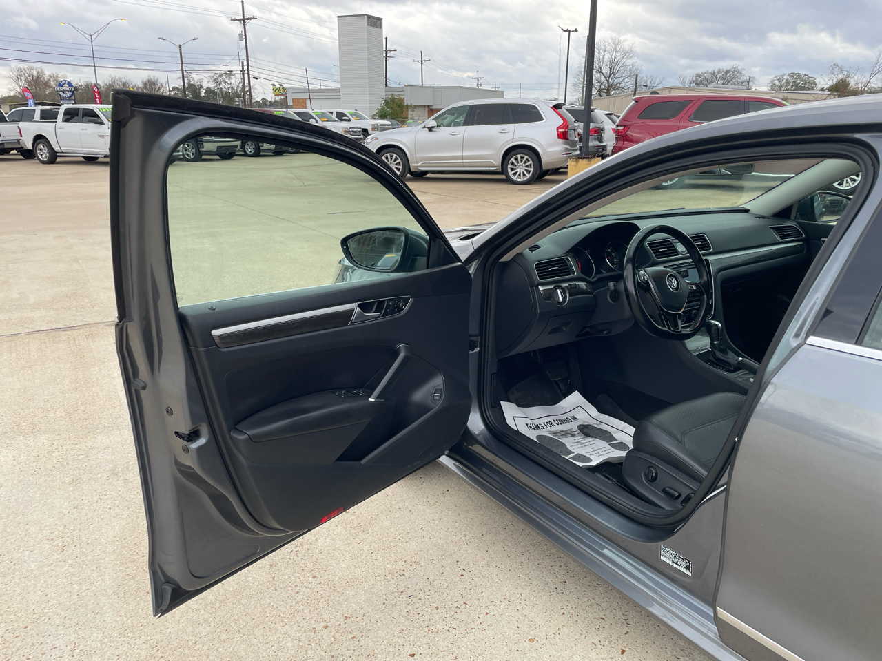 Volkswagen Passat 4dr Sdn 1.8T Auto SE PZEV 2016