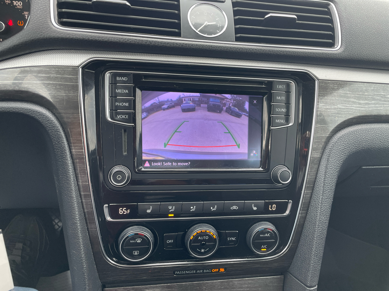 Volkswagen Passat 4dr Sdn 1.8T Auto SE PZEV 2016