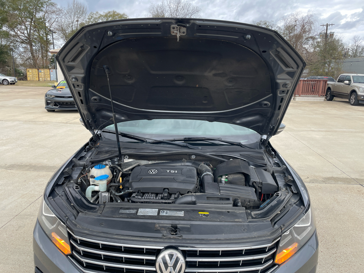 Volkswagen Passat 4dr Sdn 1.8T Auto SE PZEV 2016