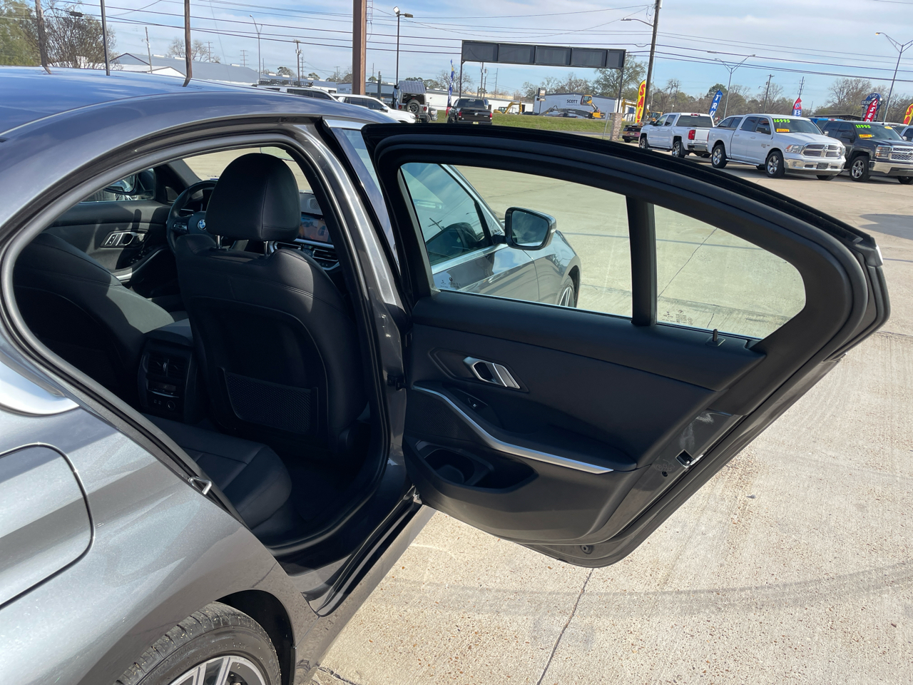 BMW 3 Series 330i Sedan North America 2019