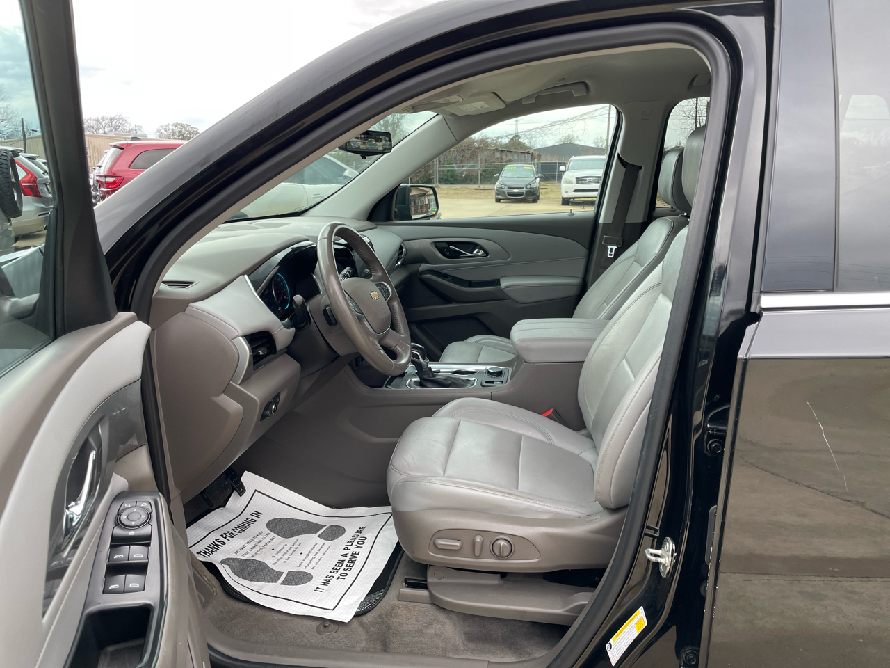 Chevrolet Traverse FWD 4dr LT Leather 2021