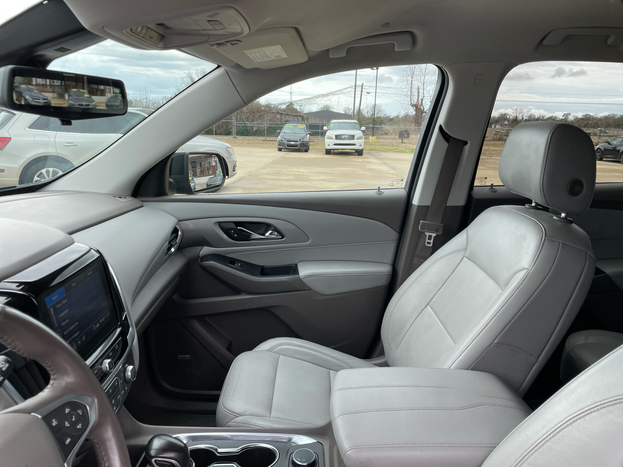 Chevrolet Traverse FWD 4dr LT Leather 2021