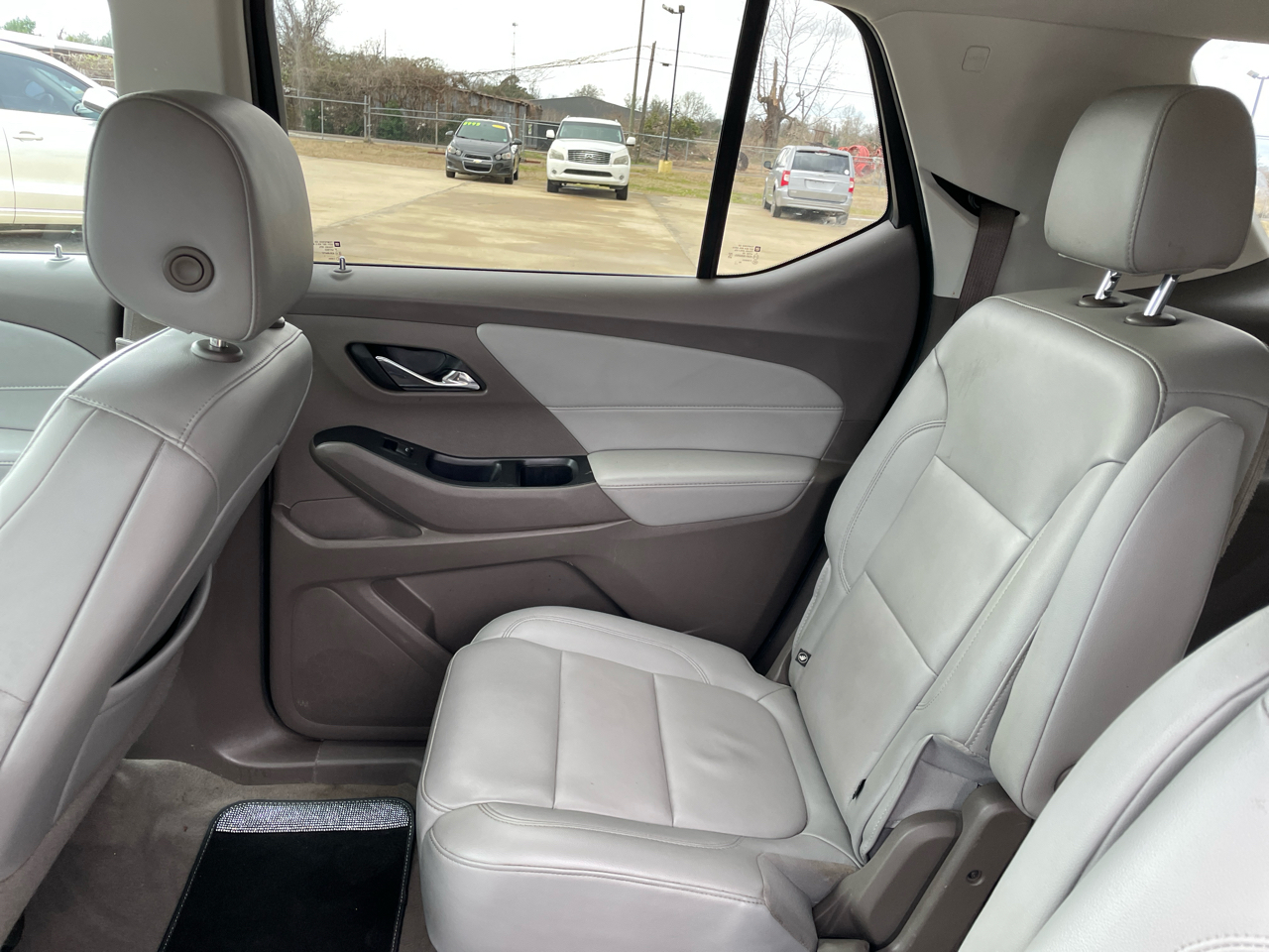 Chevrolet Traverse FWD 4dr LT Leather 2021