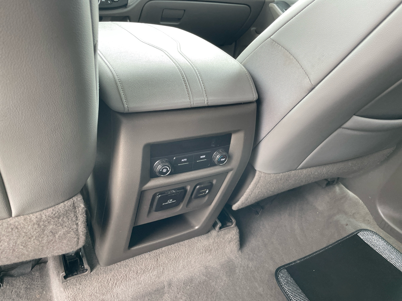 Chevrolet Traverse FWD 4dr LT Leather 2021