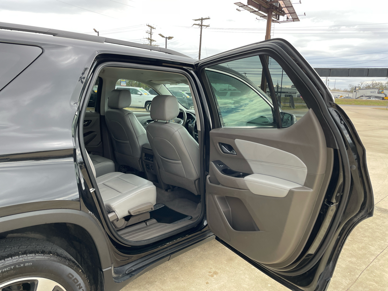 Chevrolet Traverse FWD 4dr LT Leather 2021