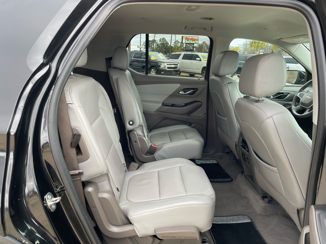 Chevrolet Traverse FWD 4dr LT Leather 2021