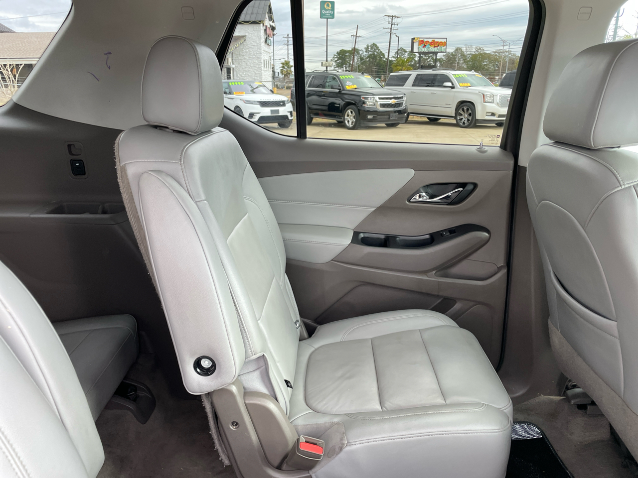 Chevrolet Traverse FWD 4dr LT Leather 2021