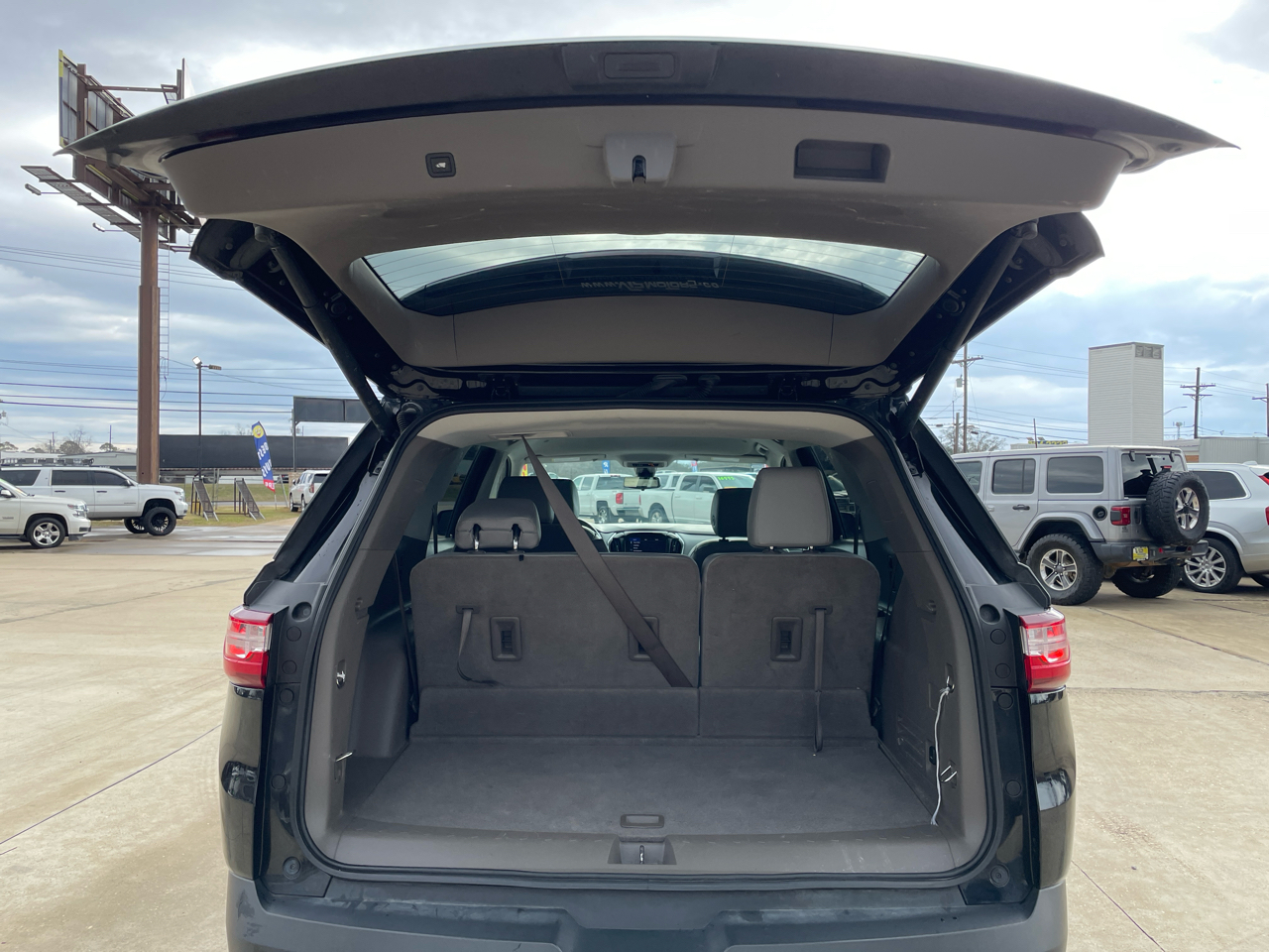 Chevrolet Traverse FWD 4dr LT Leather 2021