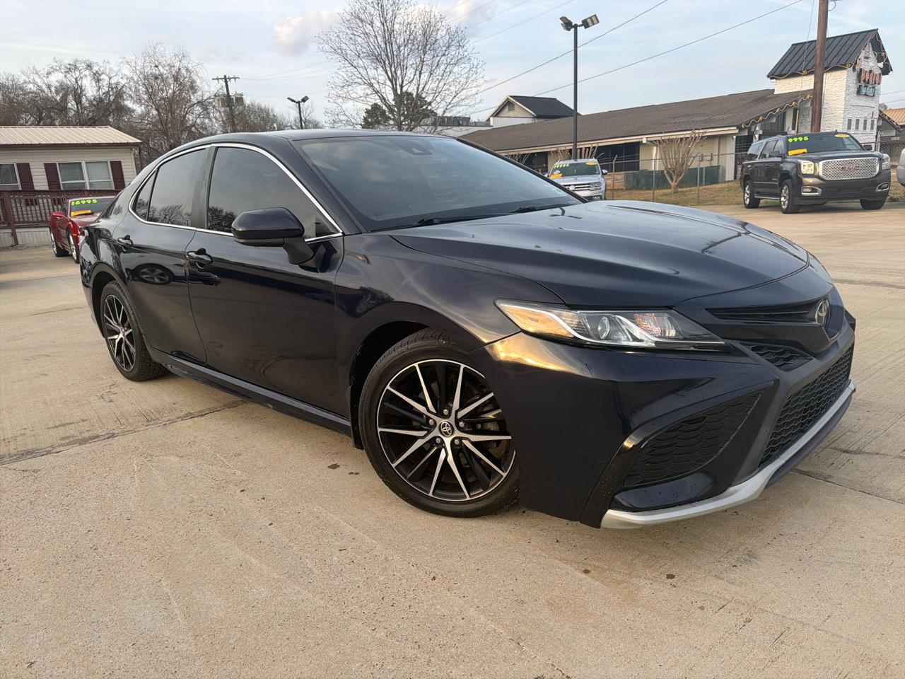 Toyota Camry SE Auto (Natl) 2021