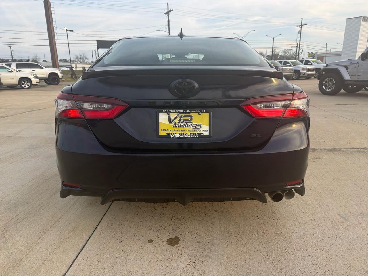 Toyota Camry SE Auto (Natl) 2021