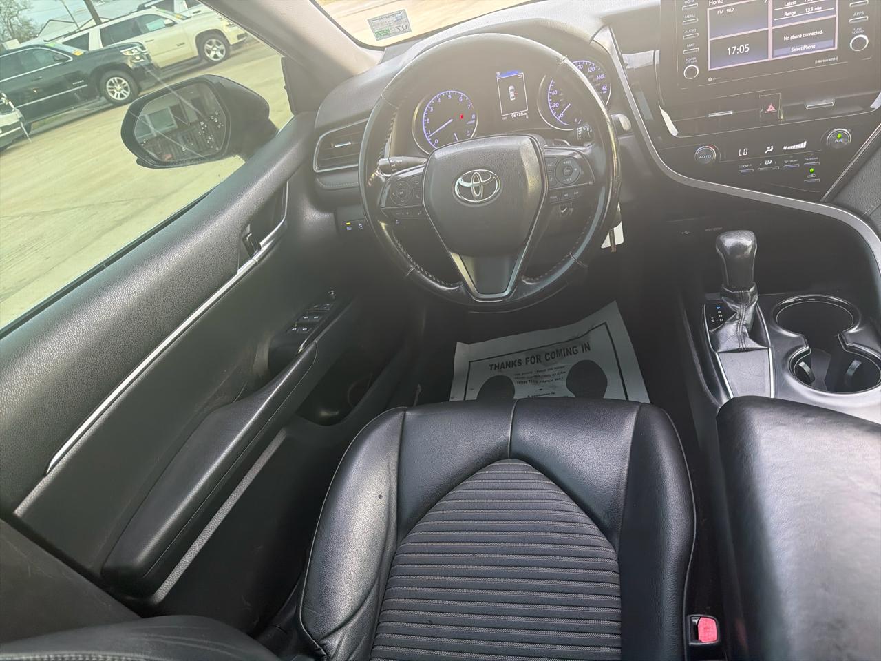 Toyota Camry SE Auto (Natl) 2021