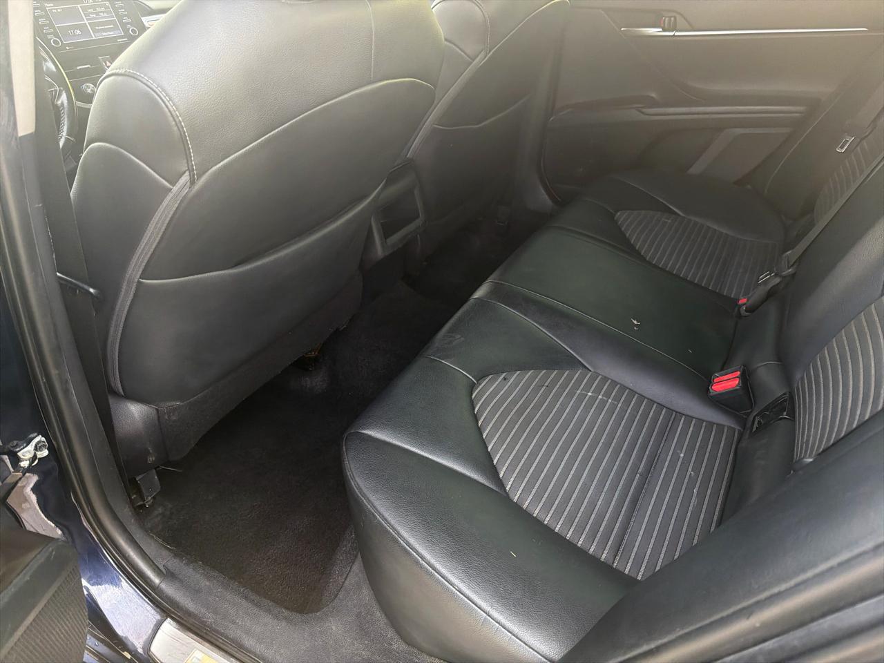 Toyota Camry SE Auto (Natl) 2021