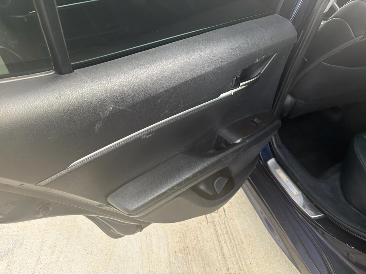 Toyota Camry SE Auto (Natl) 2021