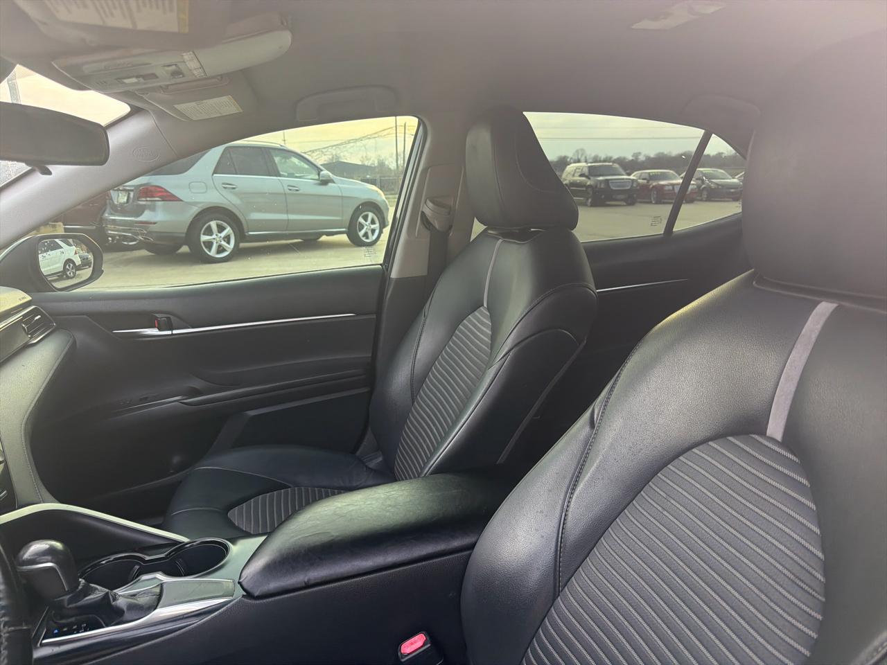 Toyota Camry SE Auto (Natl) 2021