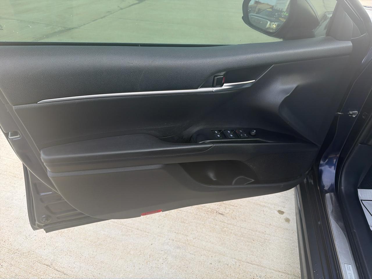 Toyota Camry SE Auto (Natl) 2021