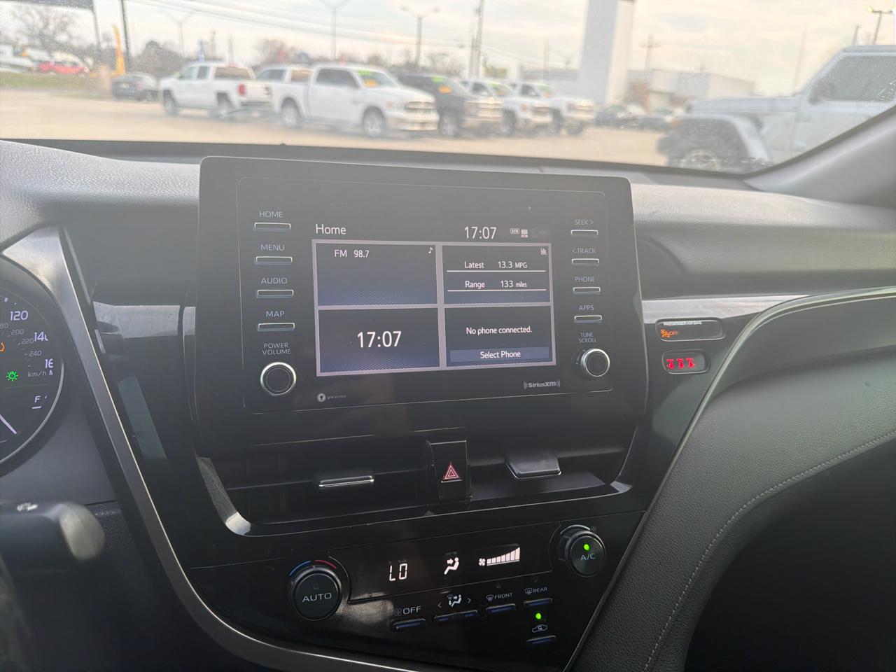 Toyota Camry SE Auto (Natl) 2021