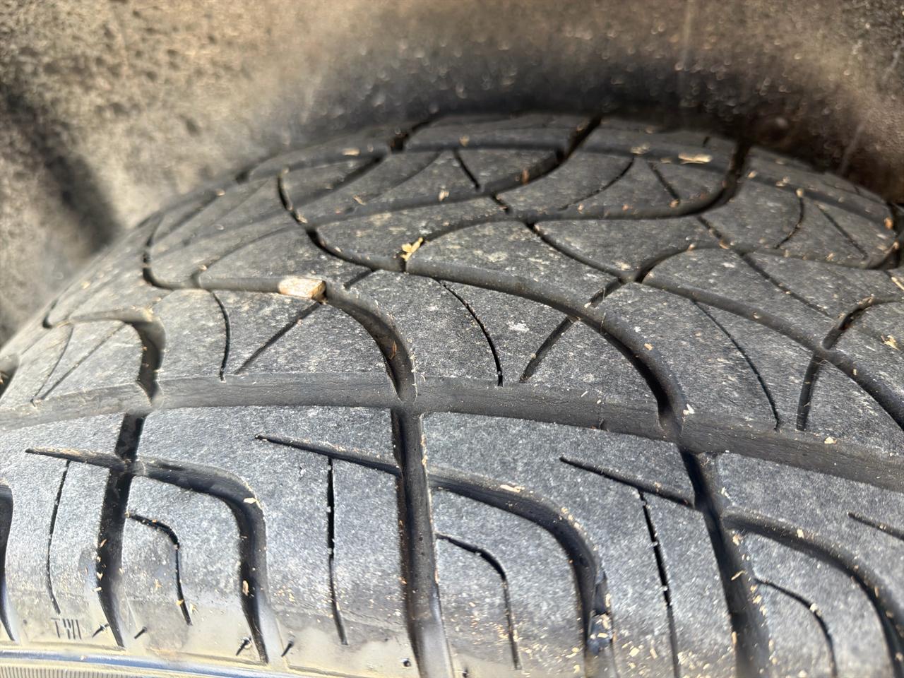 GMC Yukon XL AWD 4dr 1500 Denali 2010