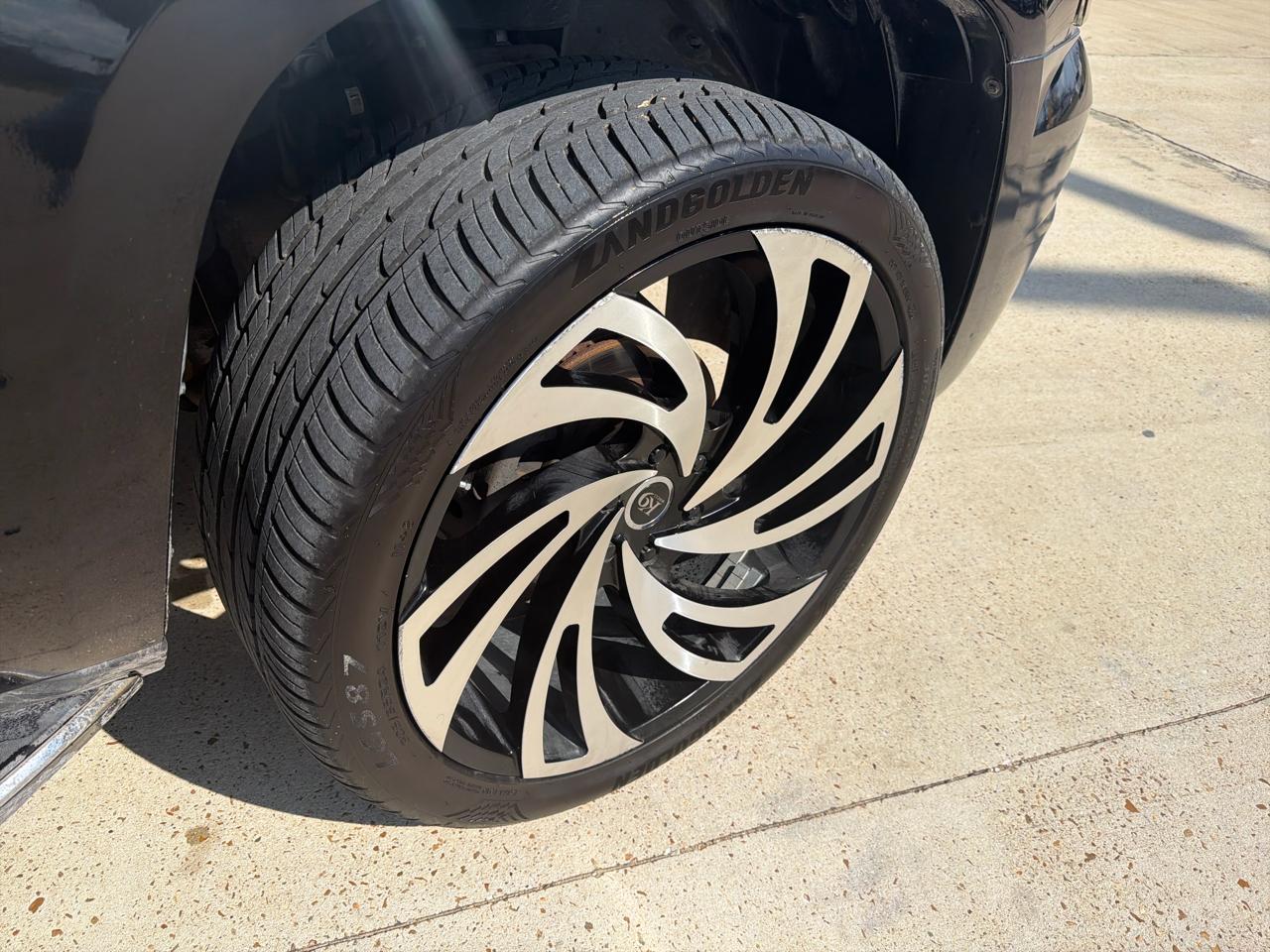 GMC Yukon XL AWD 4dr 1500 Denali 2010