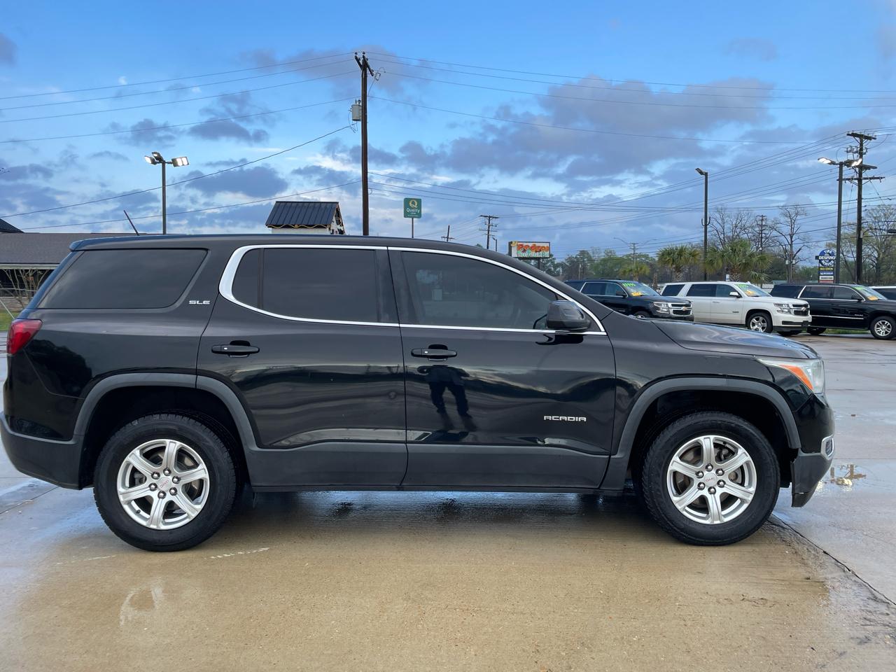 GMC Acadia FWD 4dr SLE w/SLE-1 2018