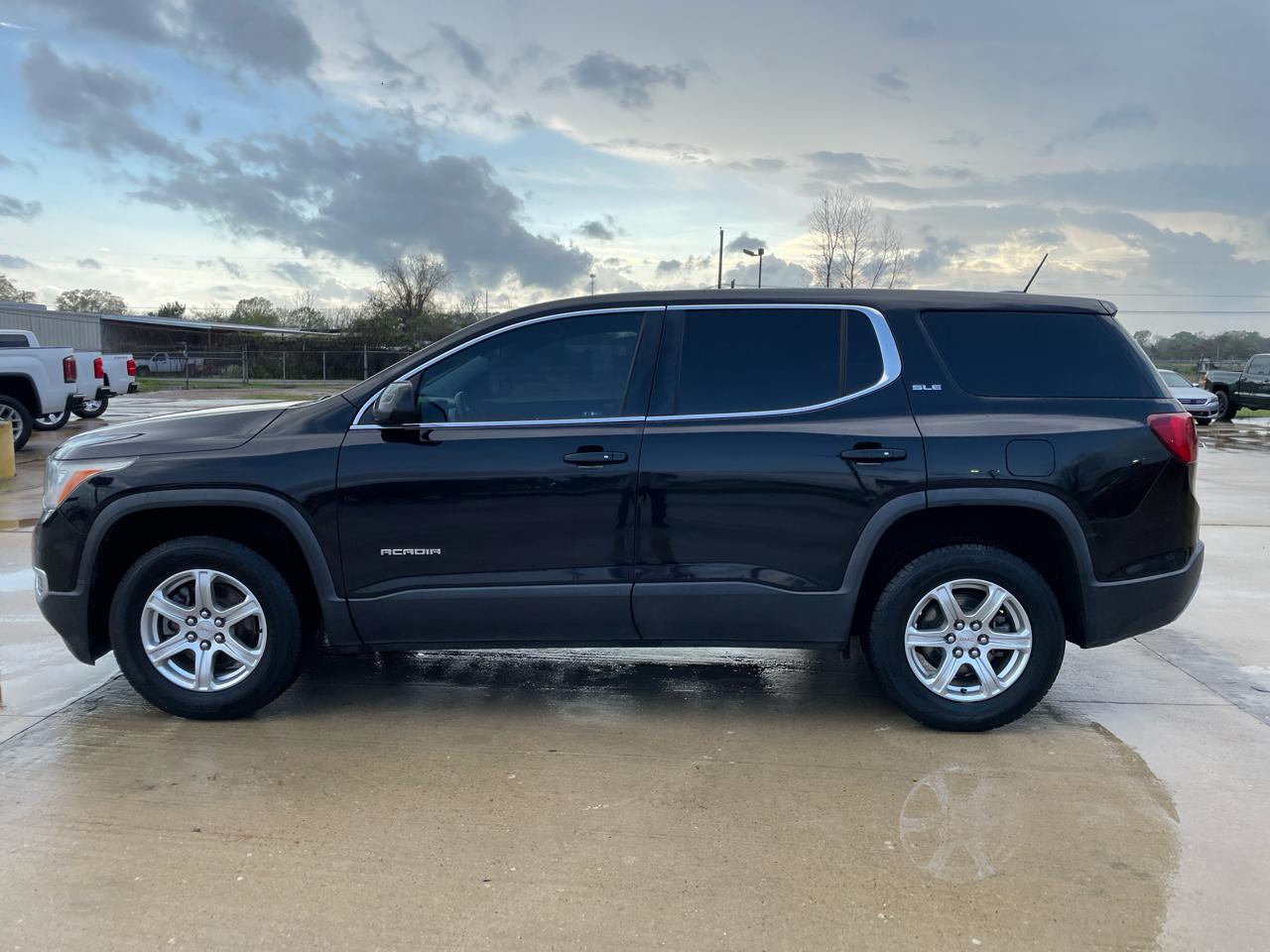 GMC Acadia FWD 4dr SLE w/SLE-1 2018