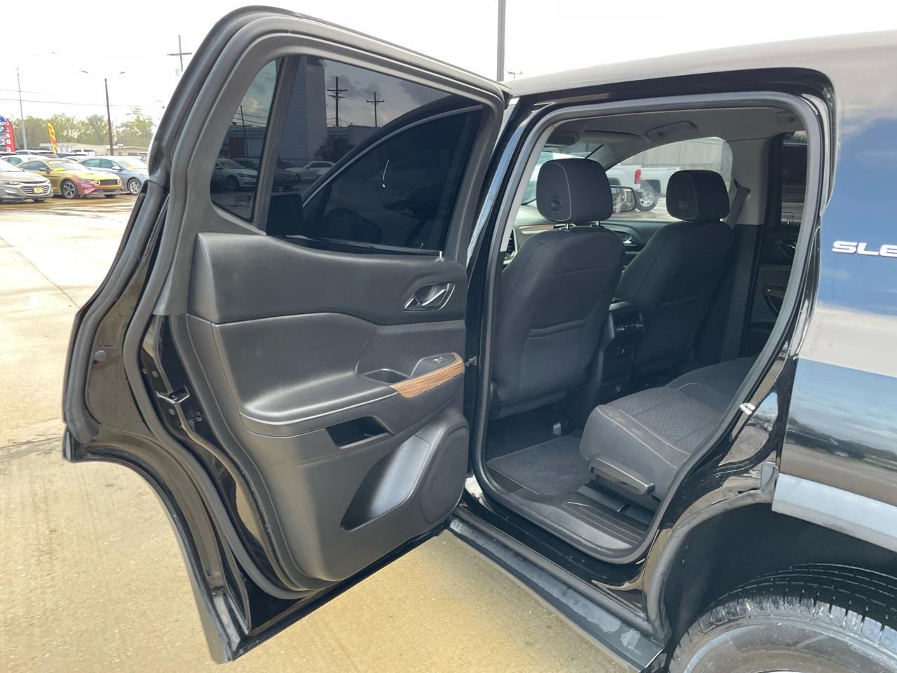 GMC Acadia FWD 4dr SLE w/SLE-1 2018