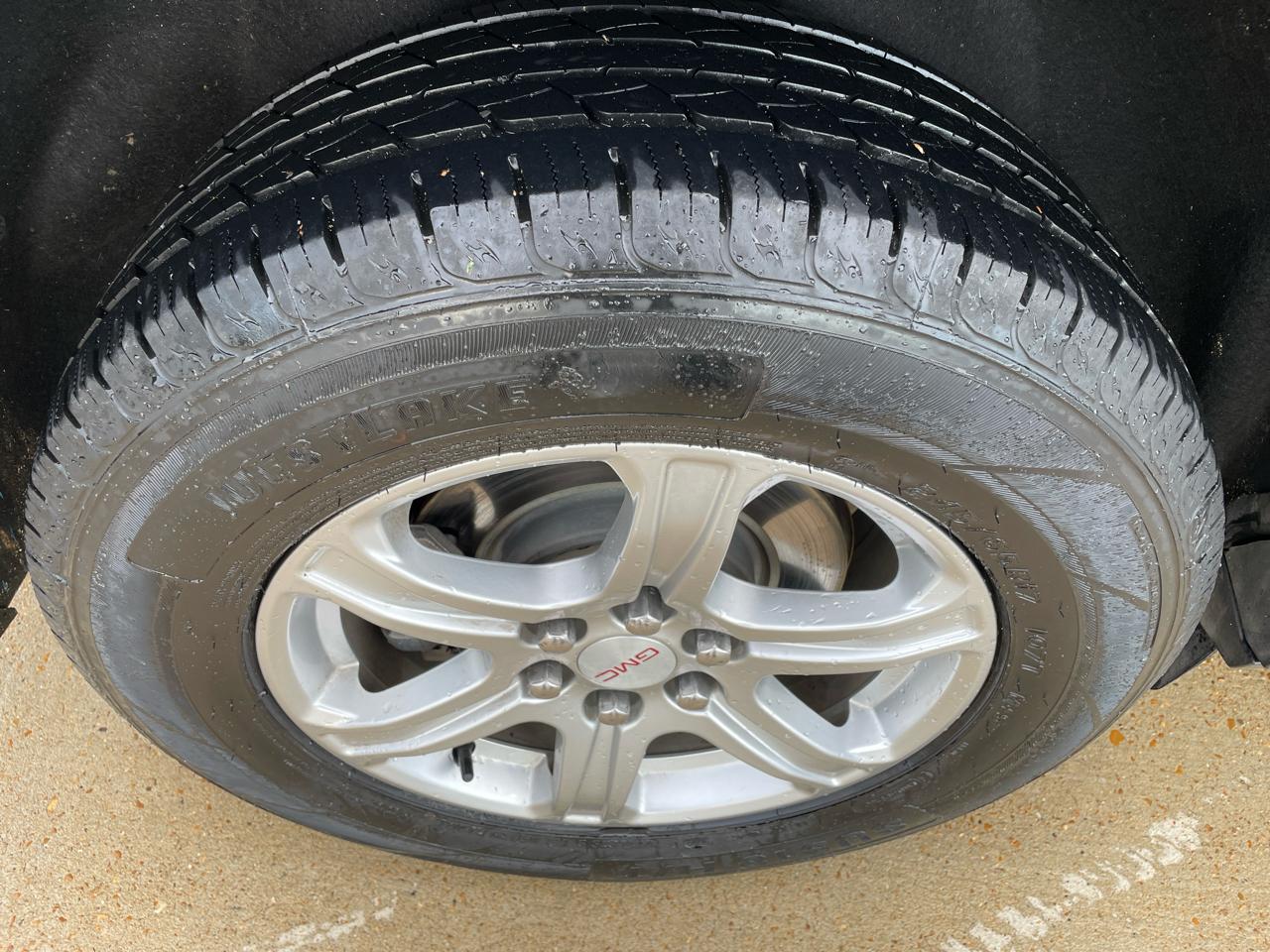 GMC Acadia FWD 4dr SLE w/SLE-1 2018