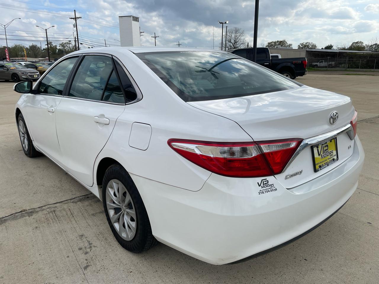 Toyota Camry LE Auto (Natl) 2017
