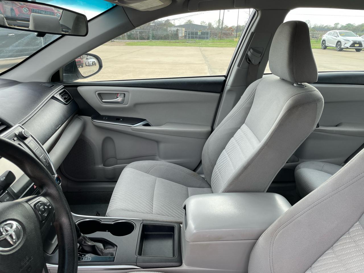 Toyota Camry LE Auto (Natl) 2017