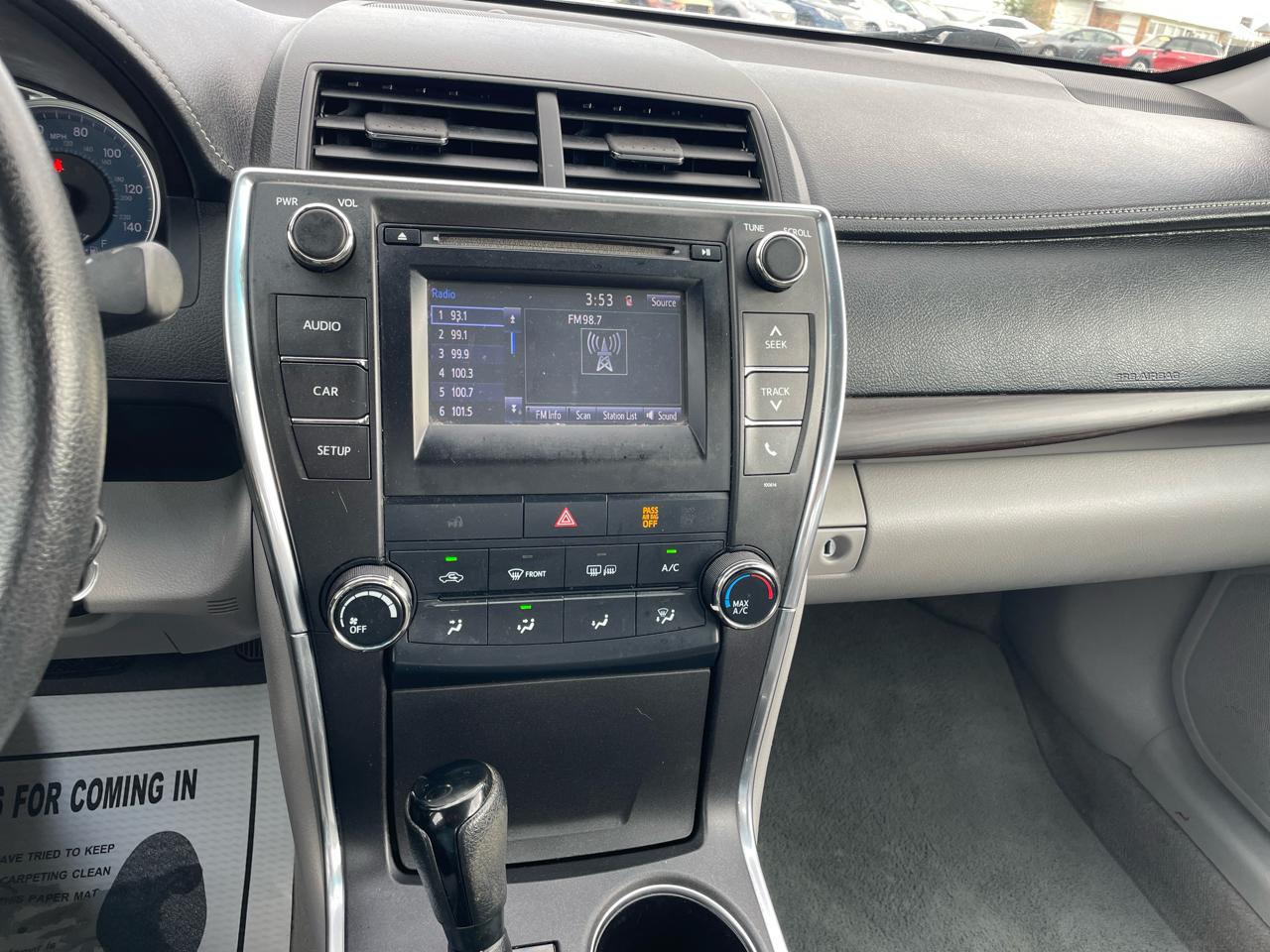 Toyota Camry LE Auto (Natl) 2017