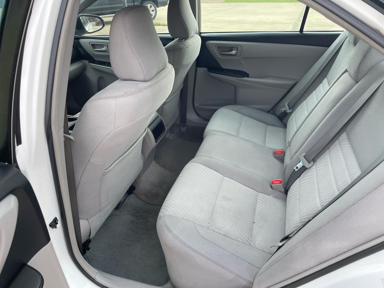 Toyota Camry LE Auto (Natl) 2017