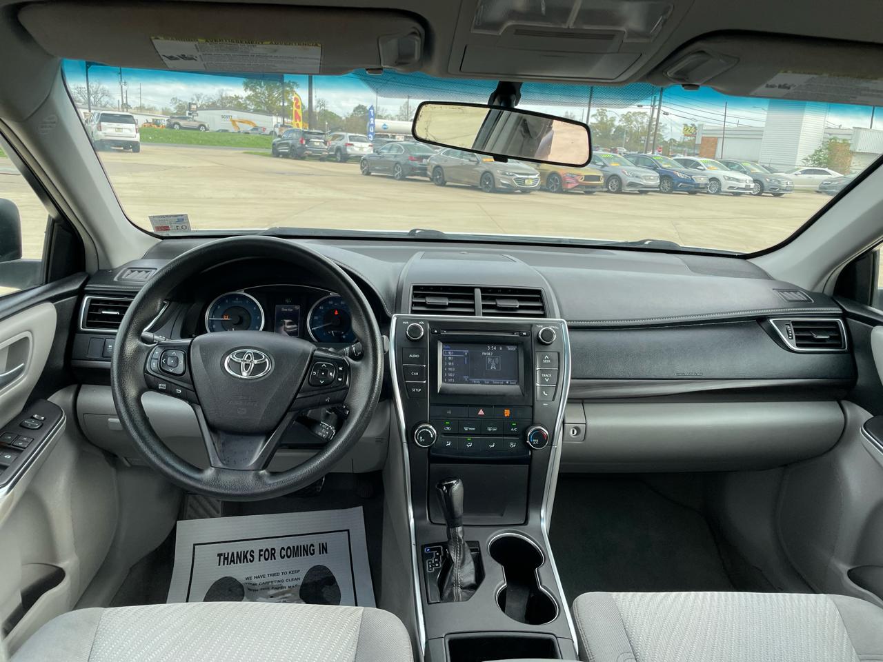 Toyota Camry LE Auto (Natl) 2017