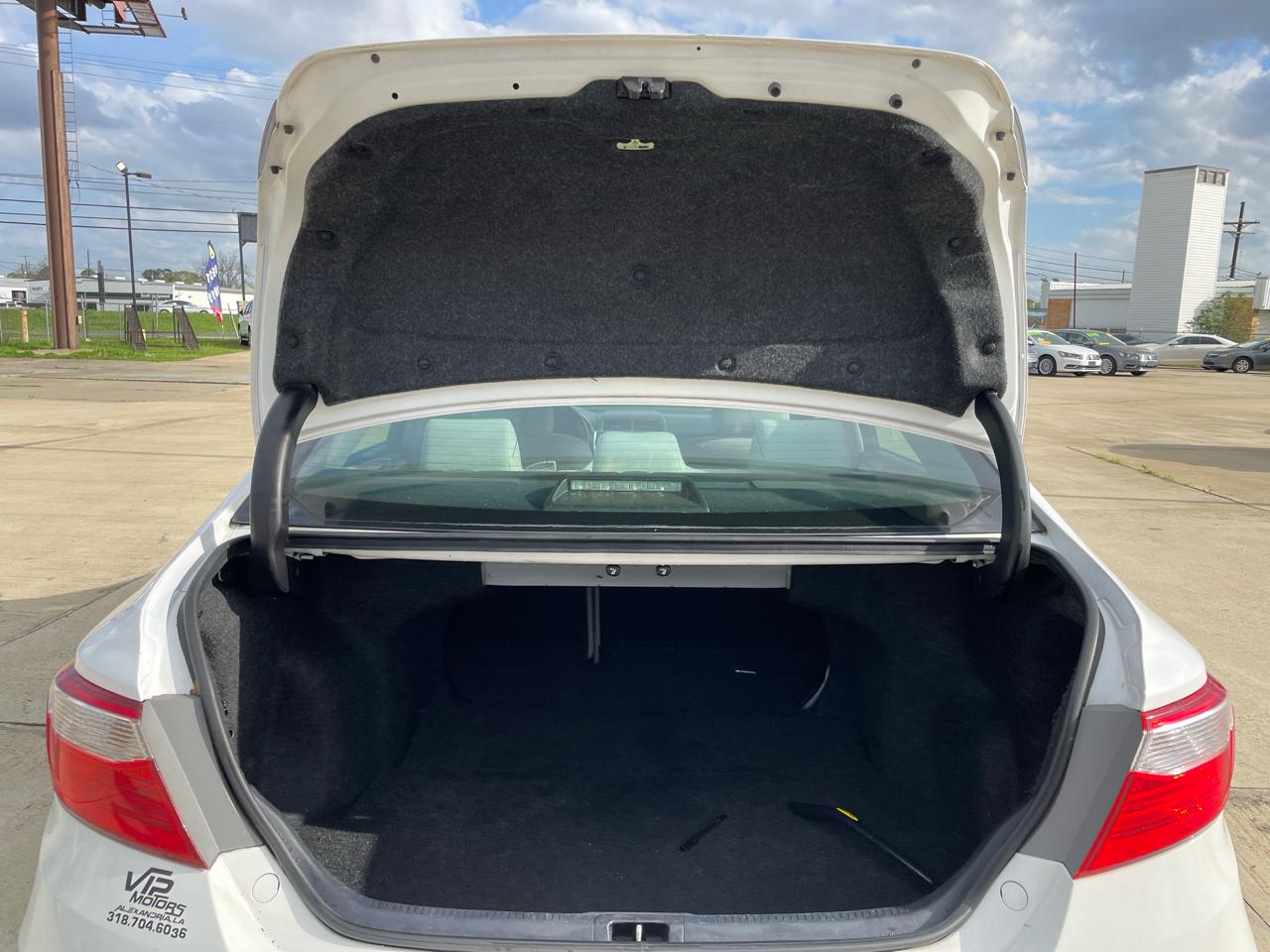 Toyota Camry LE Auto (Natl) 2017