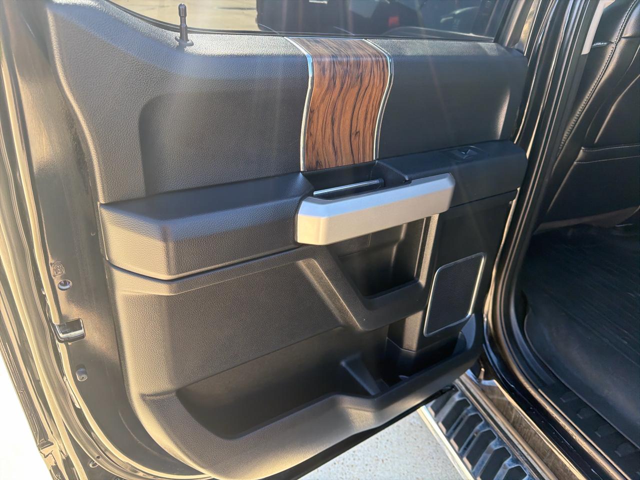 Ford F-150 Lariat 4WD SuperCrew 5.5' Box 2019