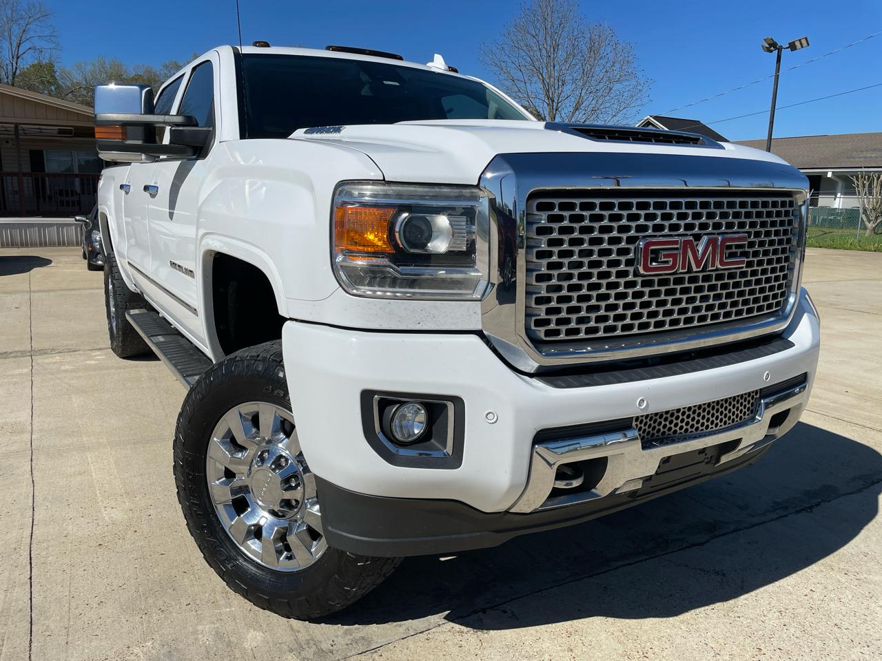 GMC Sierra 2500HD 4WD Crew Cab 153.7" Denali 2017